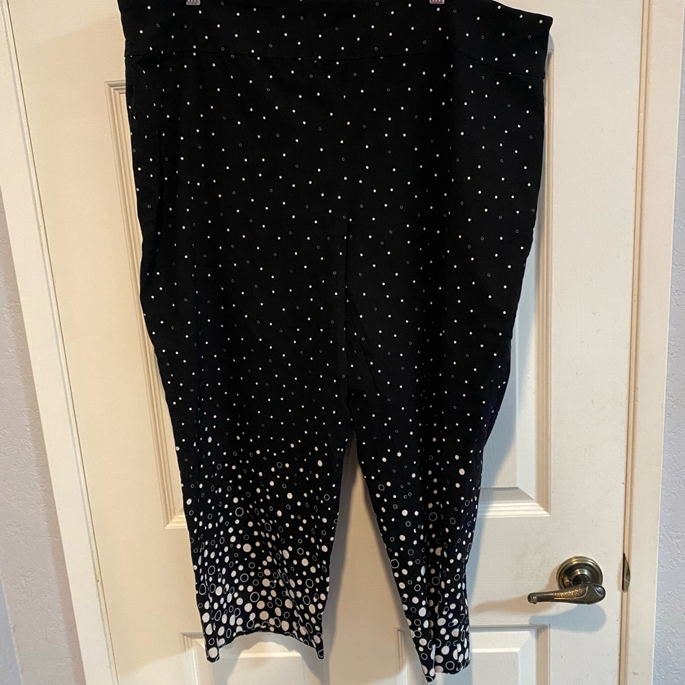Attyre Black Leggings with White Polka Dot Accent